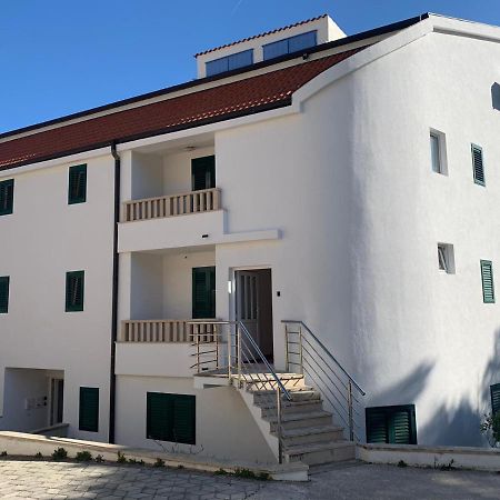 Tia Maria Apartment Bol Exterior photo